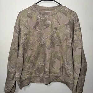 PacSun Women’s Green Camouflage Crewneck Sweater